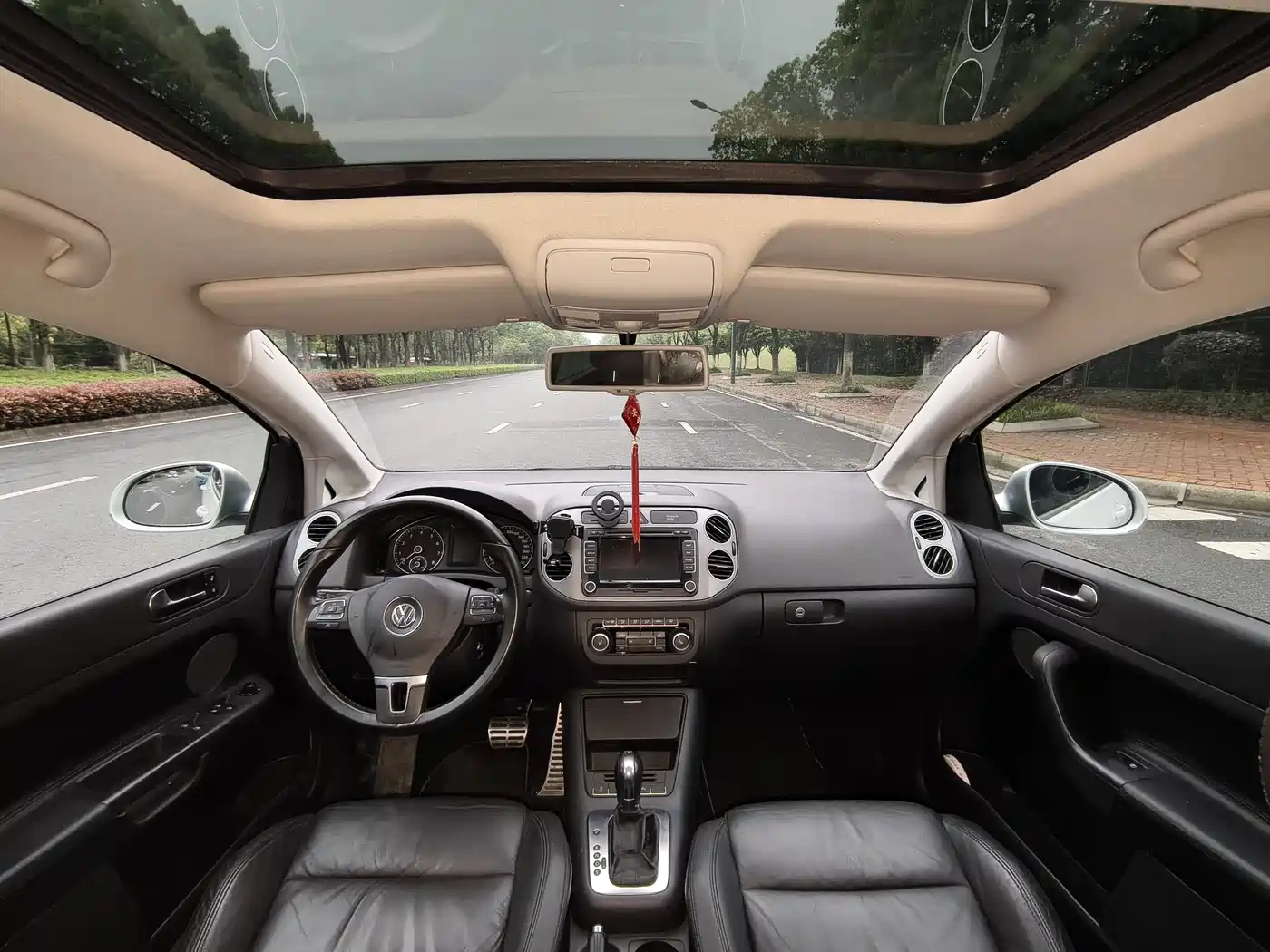 Volkswagen Golf (Import) 2011 Model 1.4TSI Luxury Touring фото 9