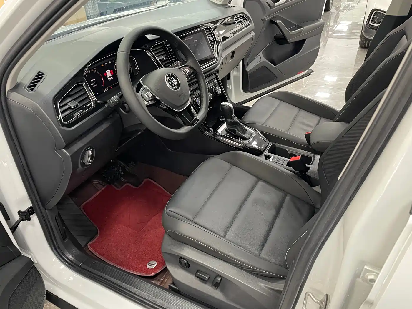 VOLKSWAGEN T-ROC EXPLORING SONGS