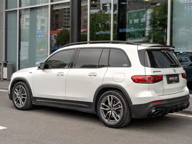 Mercedes-Benz GLB AMG 2021 AMG GLB 35 4MATIC — фото 5