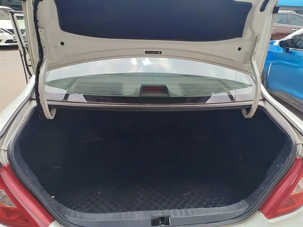 BYD F3 2015 Energy-saving Edition 1.5L Manual Comfort фото 19