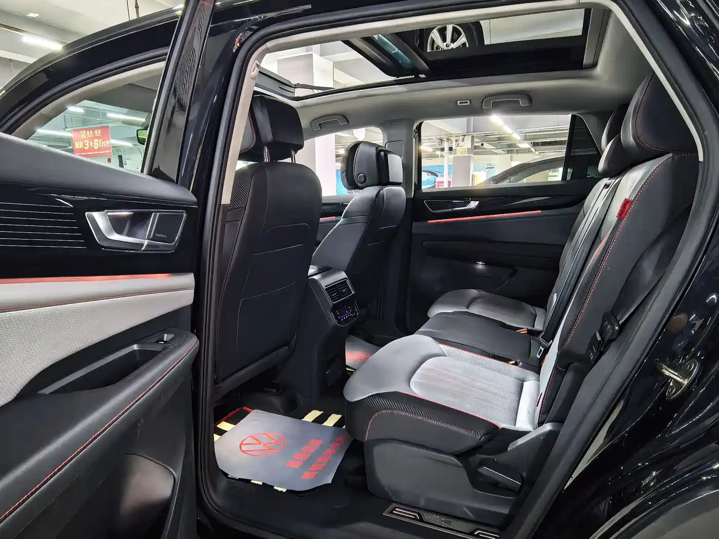 Volkswagen Teramont 2024 Touareg X 530 V6 4WD Dragon Auspicious Edition фото 6
