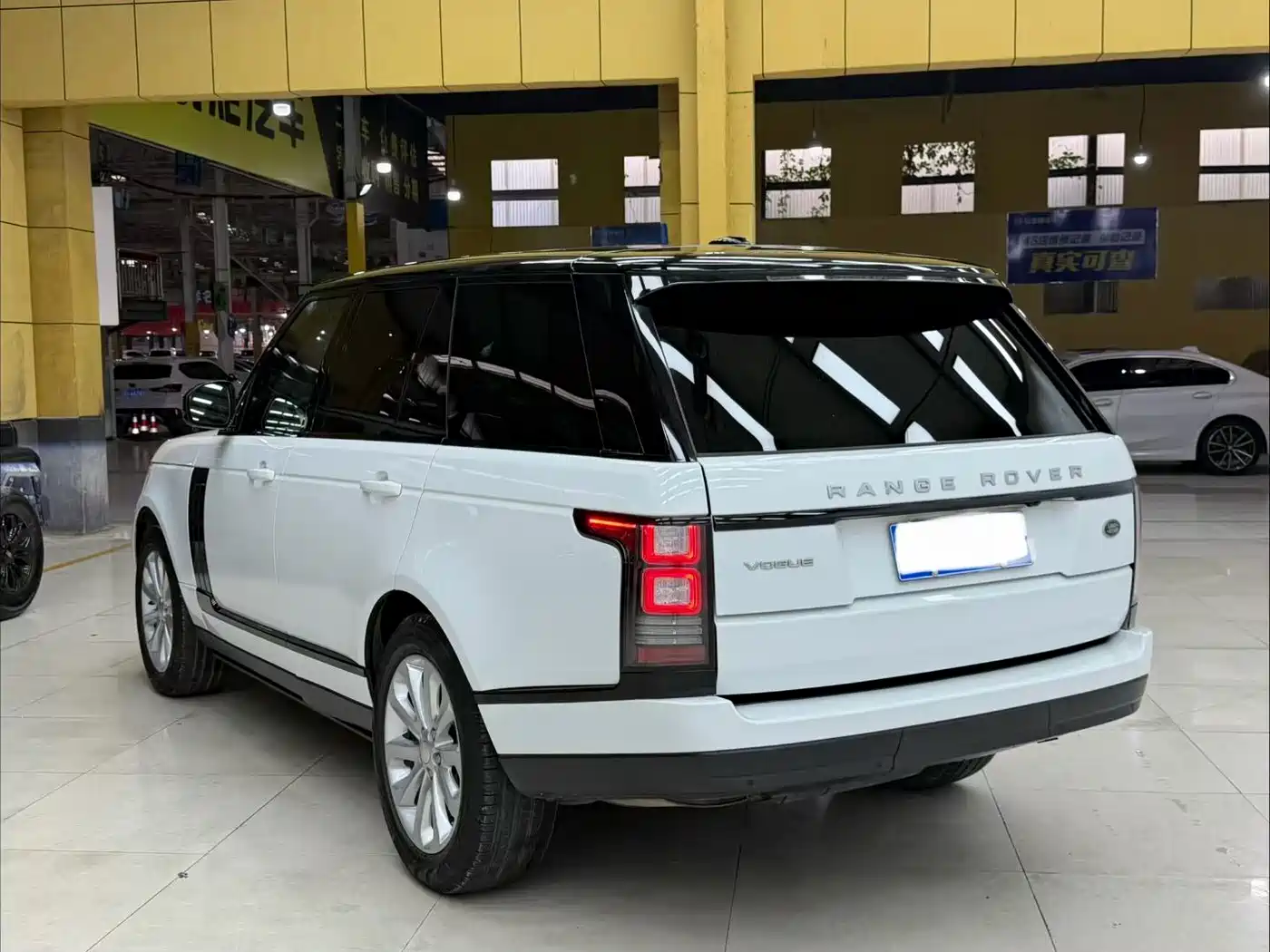 Land Rover Range Rover 2014 3.0 SC V6 Vogue фото 7