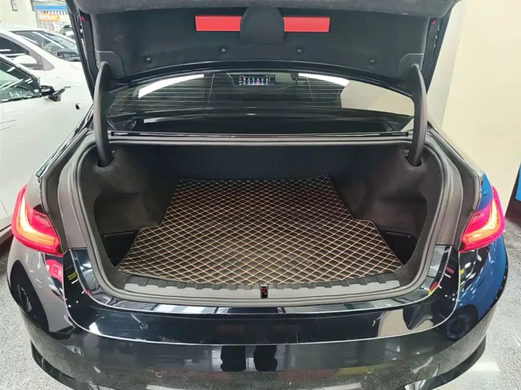 BMW i3 2022 eDrive 35 L фото 19