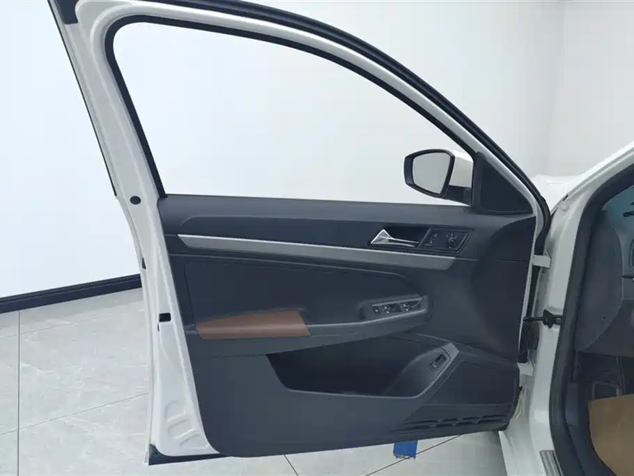 Volkswagen Lavida 2019 Lavida Start 1.5L Auto Comfort (China VI) фото 7