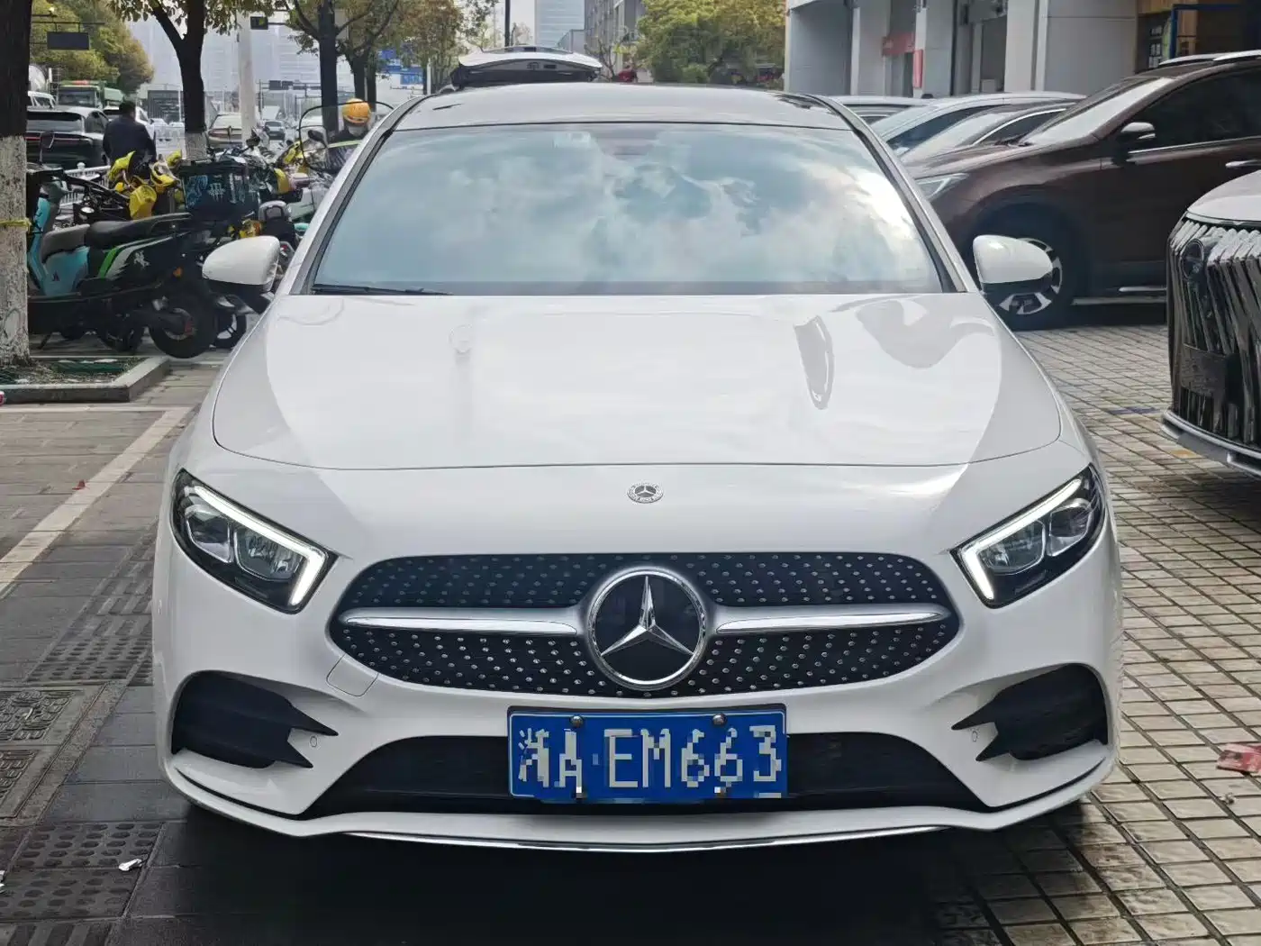 Mercedes-Benz A-Class 2021 A 200 L Sport Sedan Fashion Edition фото 3