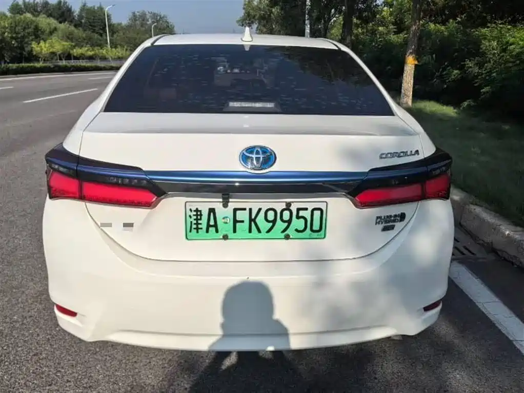 Toyota Corolla Twin Engine E+ 2020 1.8L E-CVT Comfort Edition фото 5