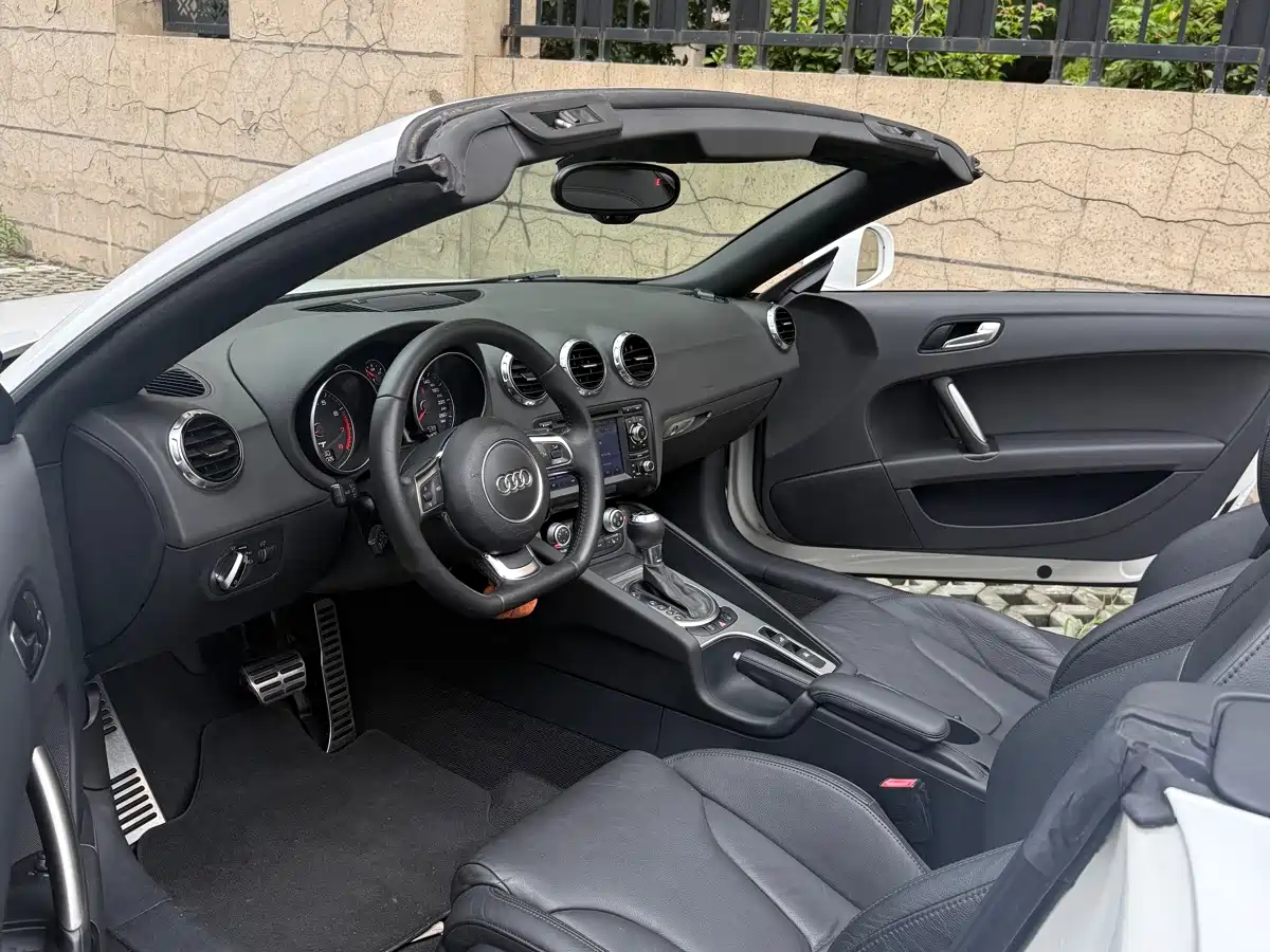 Фото 7 - Audi TT