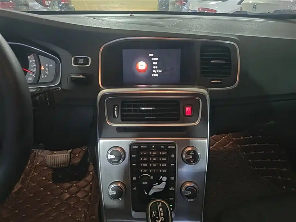 VOLVO S60
