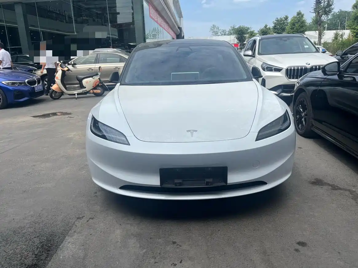Tesla Model 3 2023 Long Range All-Wheel Drive фото 2