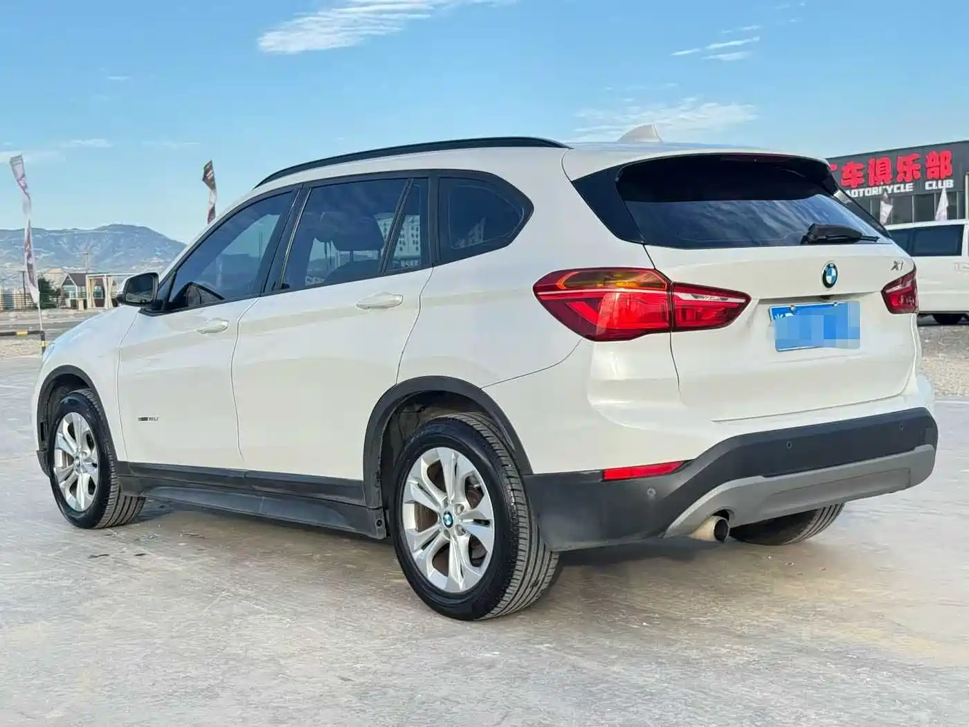 BMW X1 2016 sDrive18Li Premium Model фото 4