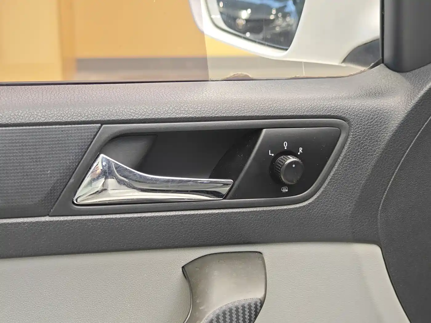Škoda Rapid 2016 1.6L Automatic Pioneer Edition фото 8