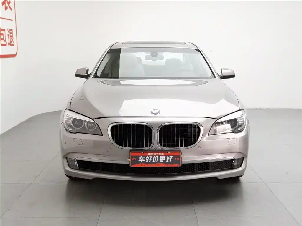 BMW 7 Series 2009 Model 740Li Leading Edition фото 3