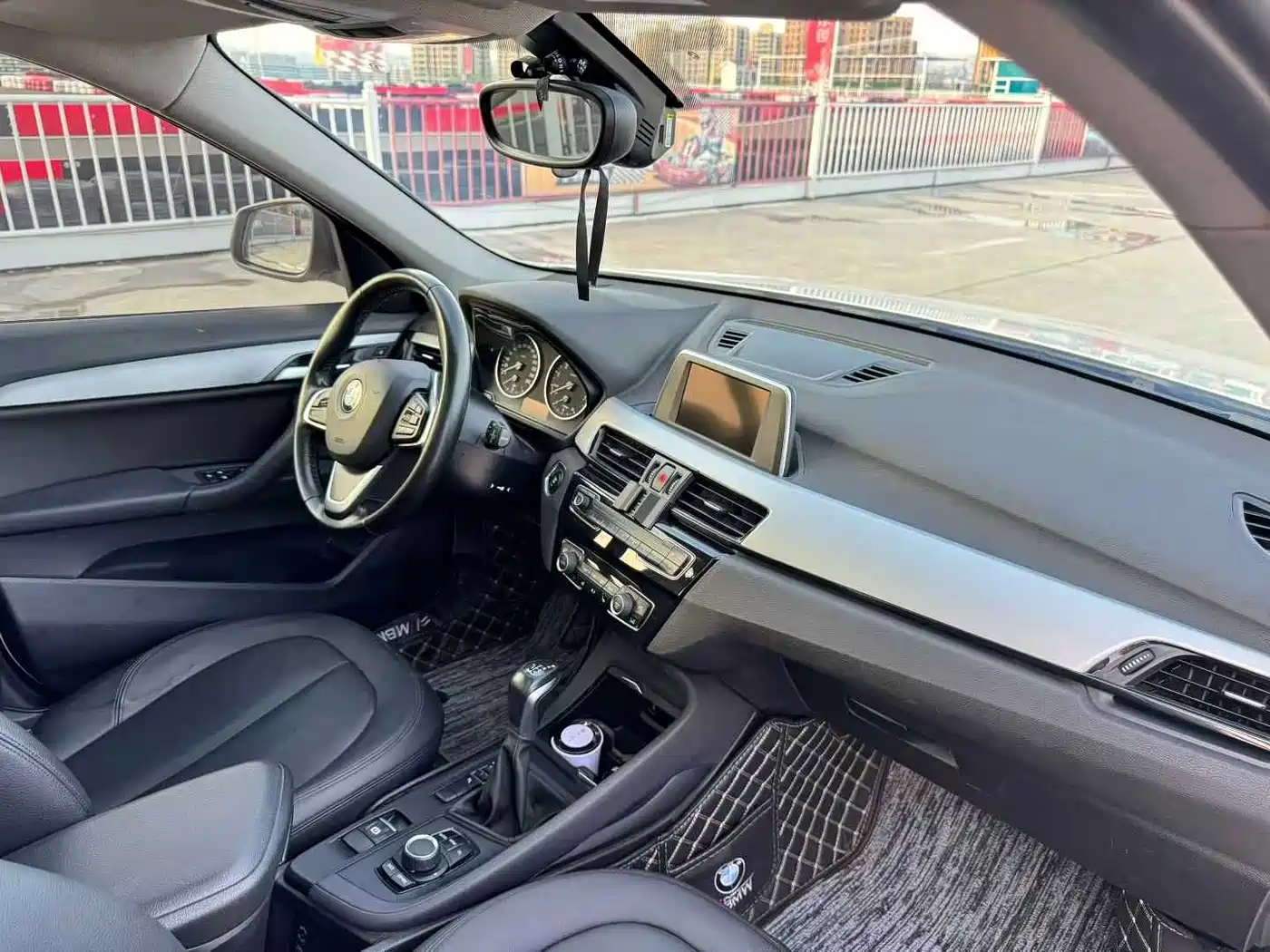 BMW X1 2016 sDrive18Li Premium Model фото 7