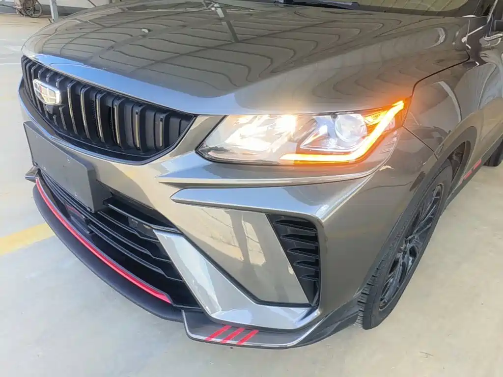 Фото 24 - Geely Binyue