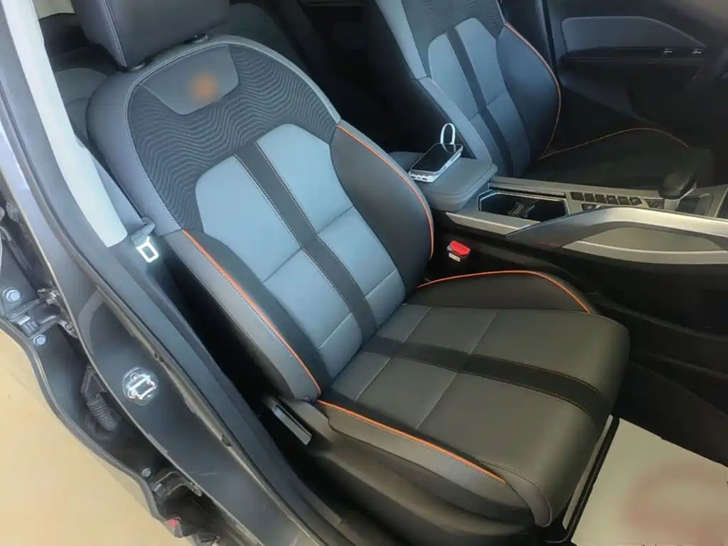 Фото 25 - Geely Binyue
