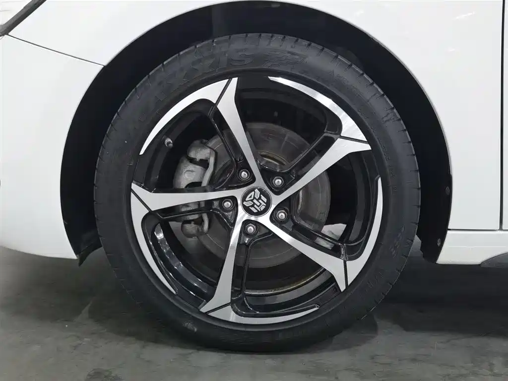 Hyundai Fista 2019 280TGDi Sport Edition China VI фото 17