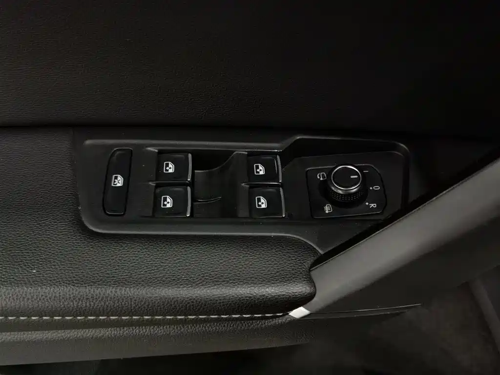 Volkswagen Tayron X 2020 330TSI 2WD Premium Smart Edition фото 9
