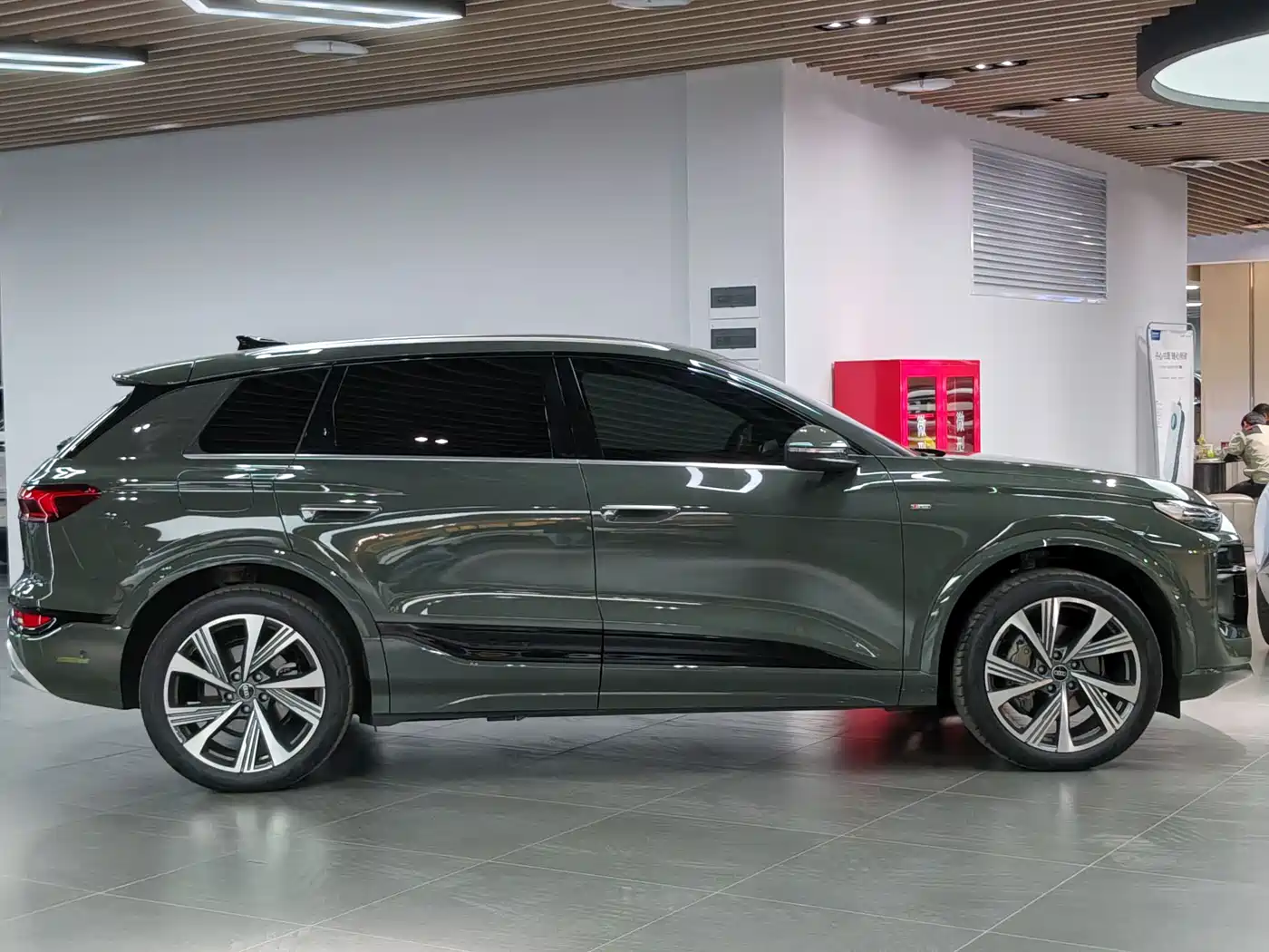 Audi Q6L e-tron 2025 Extended Range Edition фото 5