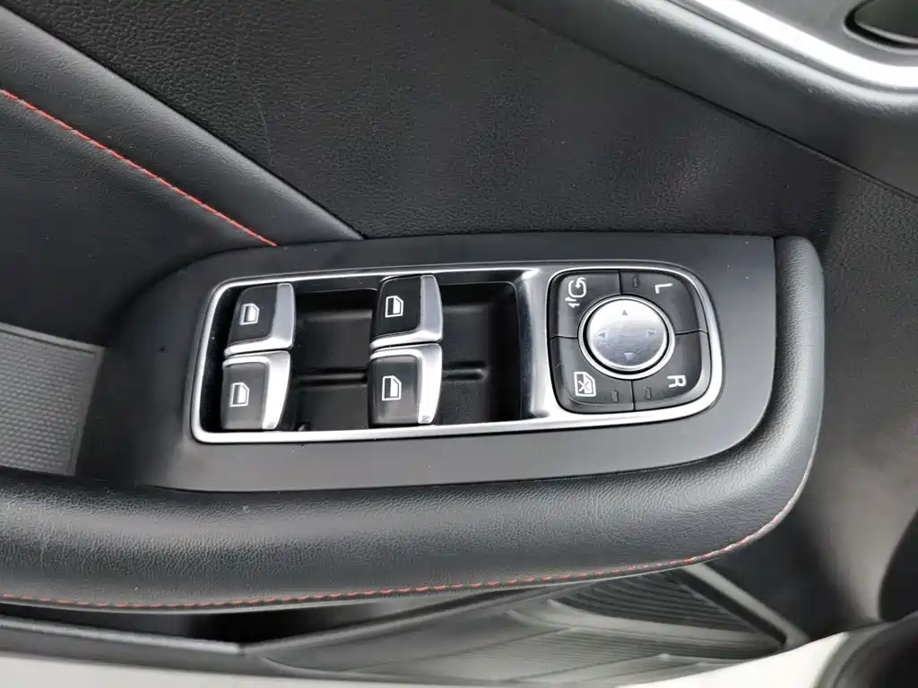 MG MG6, миниатюра 9