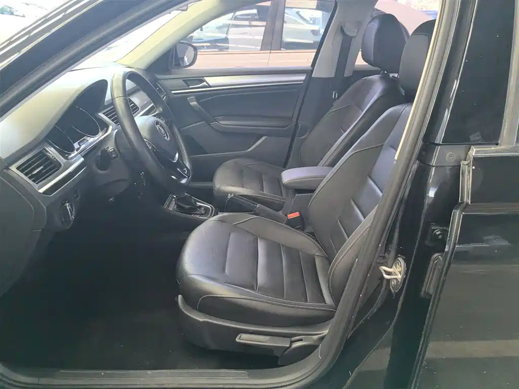 Volkswagen Bora 2018 1.5L Automatic Comfort фото 15