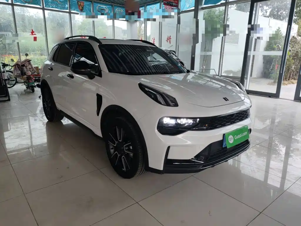 Photo 22 - Lynk & Co 01