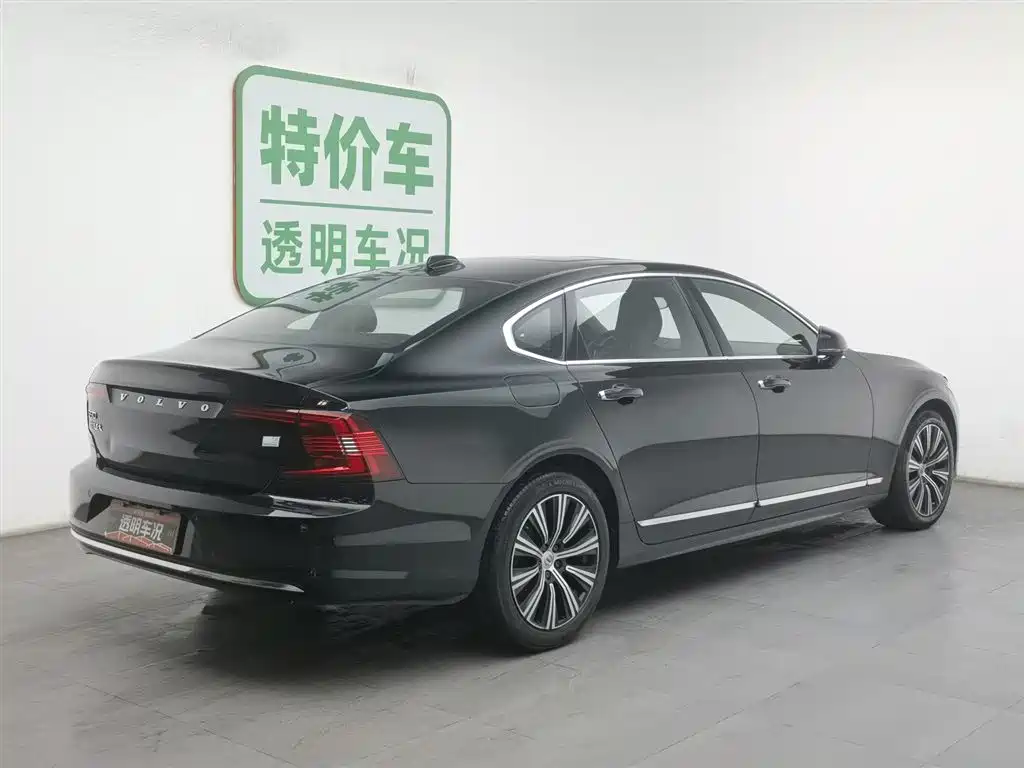 Volvo S90 Plug-in Hybrid 2022 T8 Recharge Plug-in Hybrid Momentum Luxury Edition фото 2