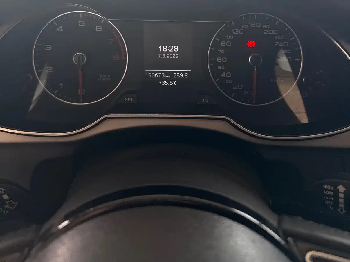 Фото 12 - Audi A4L