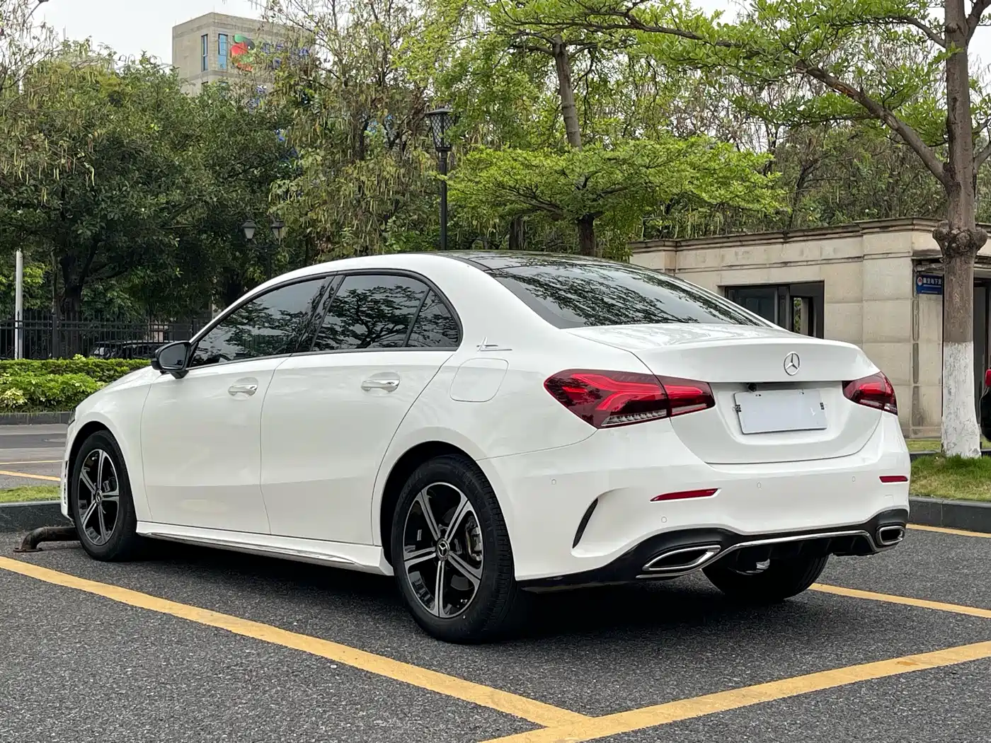 Mercedes-Benz A-Class 2022 Facelift III A 200 L Sport Sedan Fashion фото 6