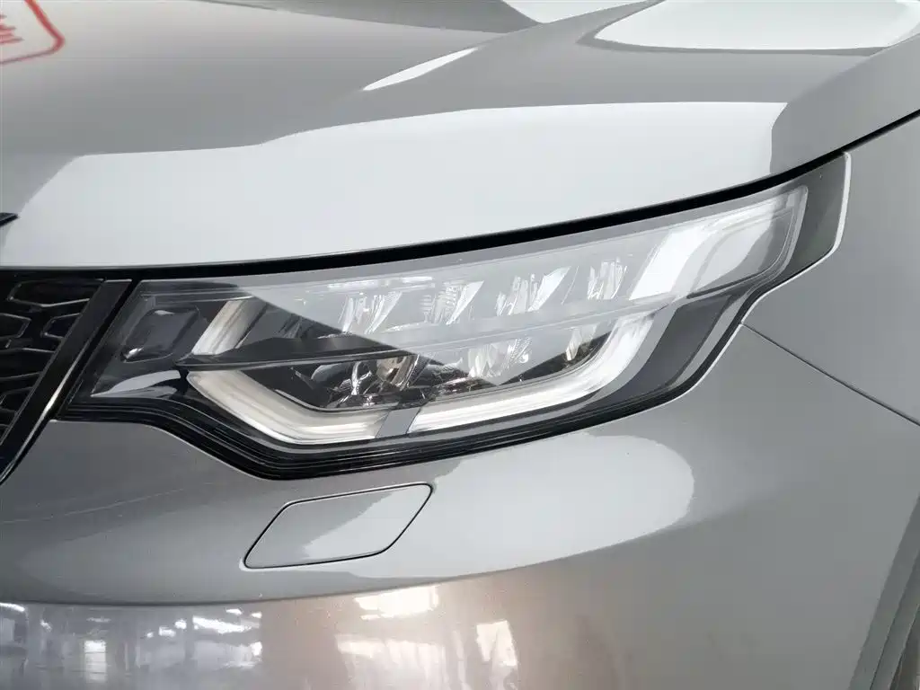 Land Rover Discovery 2019 3.0 SC V6 SE фото 7