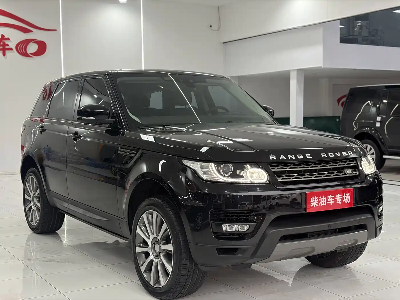 Land Rover Range Rover Sport 2017 3.0 SC V6 SE фото 3
