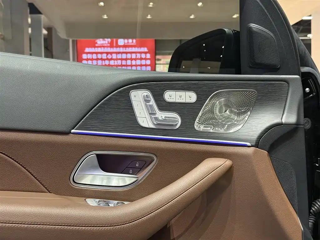 Mercedes-Benz GLE 2025 GLE 450 4MATIC Luxury фото 9