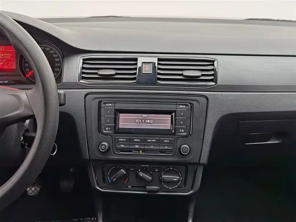 Volkswagen Santana 2021 1.5L Manual Trend Edition фото 12