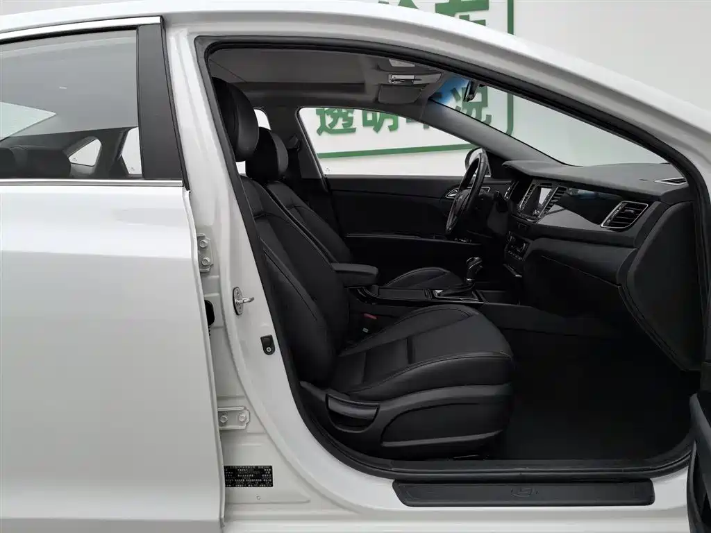 Hyundai Mistra 2014 1.8L Auto Premium DLX фото 23