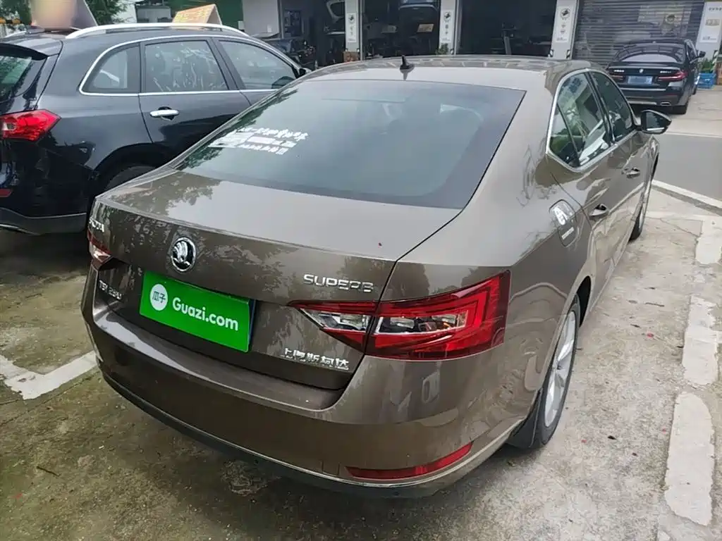 Škoda Superb 2016 TSI280 DSG Pioneer Edition фото 7