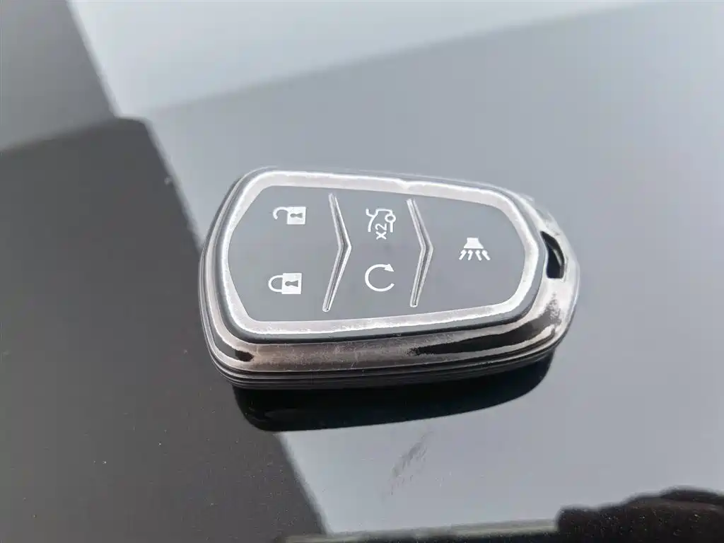 CADILLAC XT6
