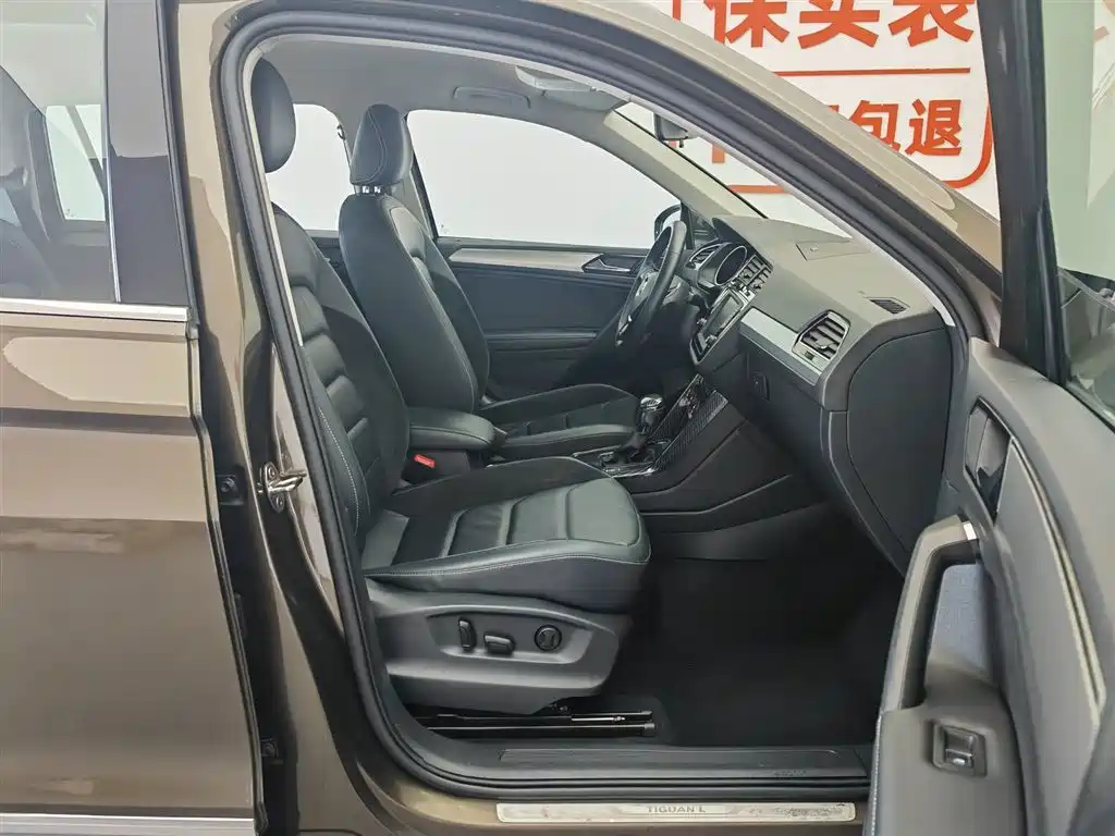 Volkswagen Tiguan L 2017 330TSI Automatic 2WD Comfort Edition фото 23