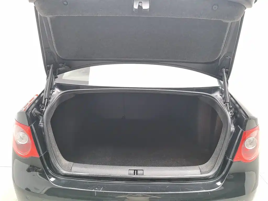 Volkswagen Sagitar 2011 1.4TSI Automatic Technology фото 16