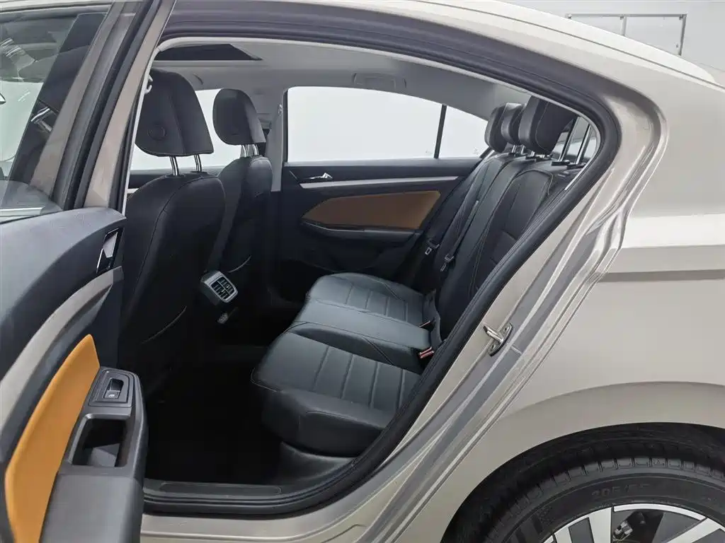 Volkswagen Bora 2023 200TSI DSG Yuexing Edition фото 15