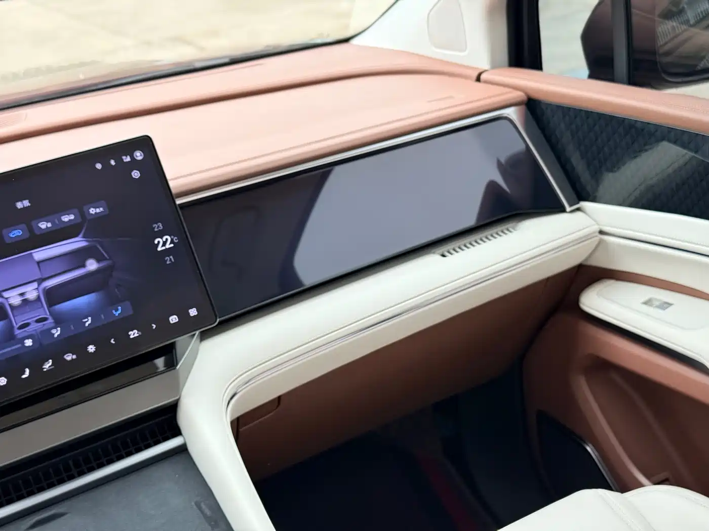 BYD Xia 2025 DM-i 1.5T 180km Excellence фото 15