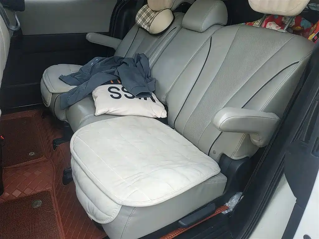 Mazda Mazda5 2014 2013 2.0L Automatic Luxury