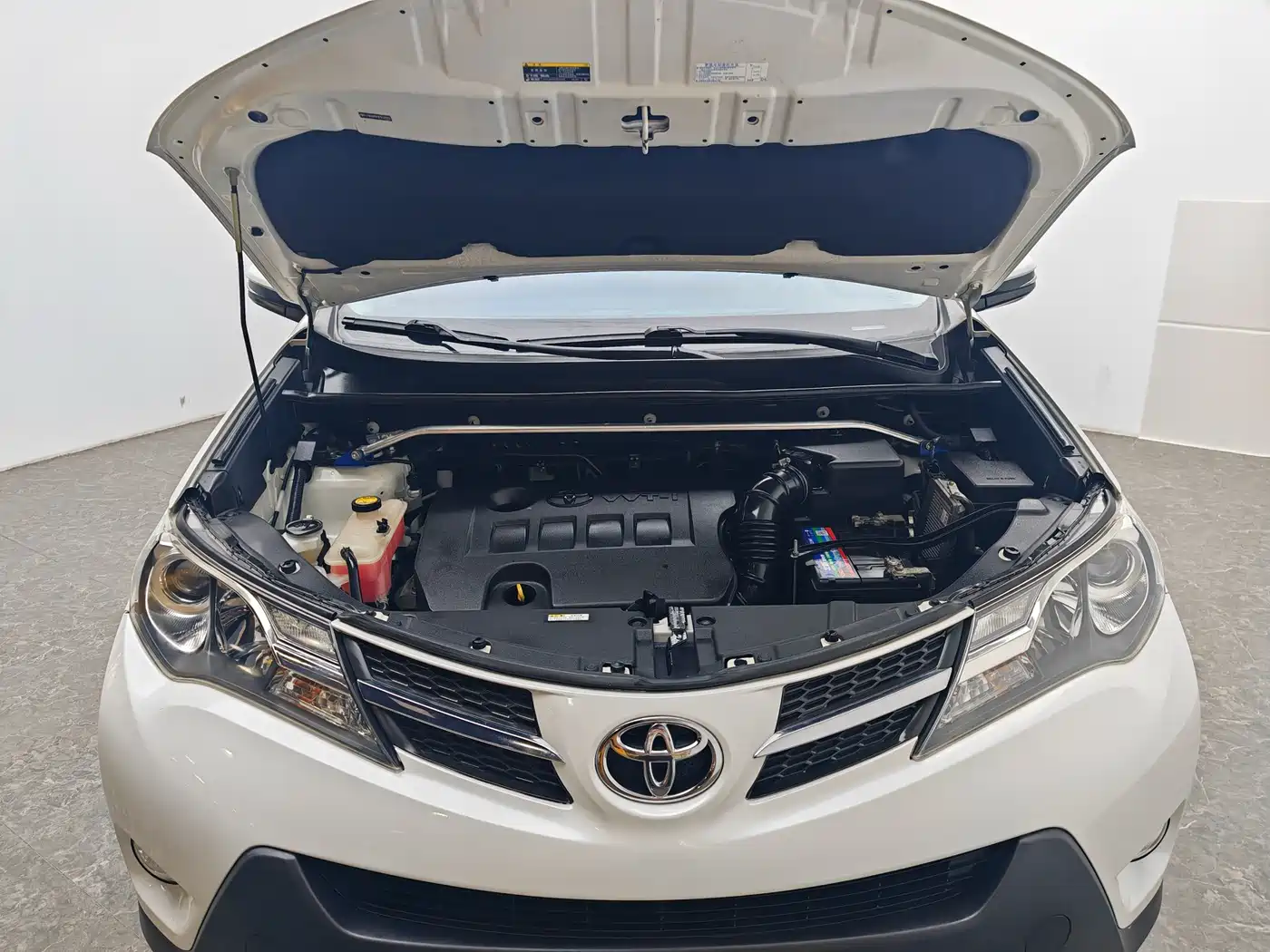 Toyota RAV4 Rongfang 2015 2.0L CVT 2WD Trend Edition фото 13
