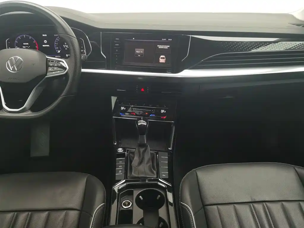 Volkswagen Passat 2023 Facelift 330TSI Elite Edition фото 12
