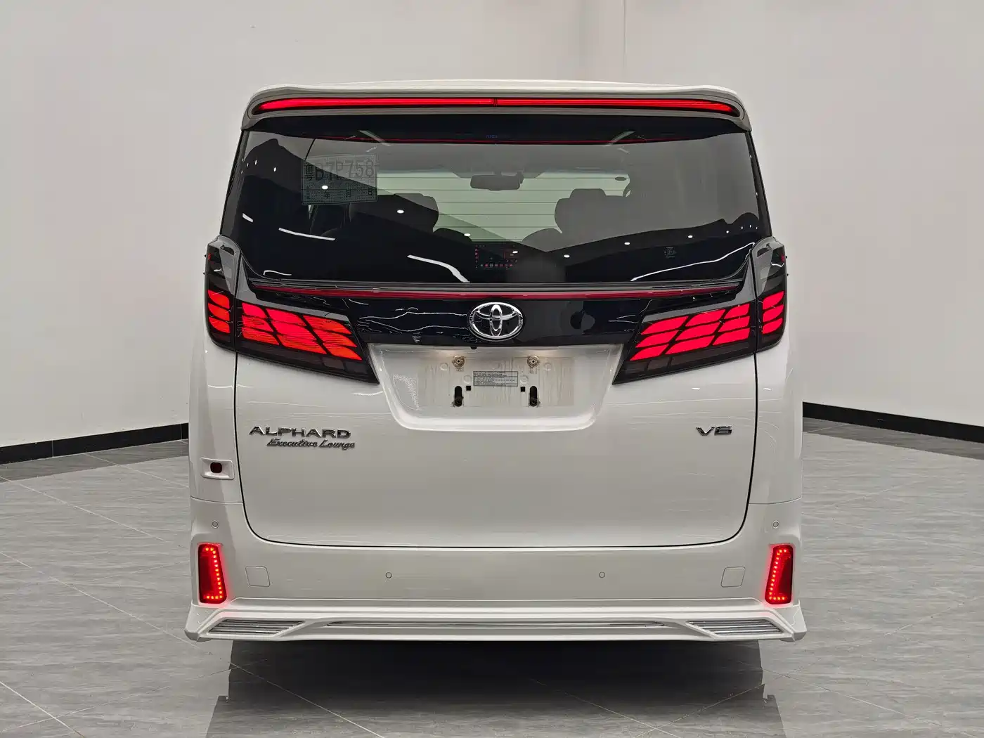 Toyota Alphard 2018 Facelift 3.5L Premium Edition фото 4