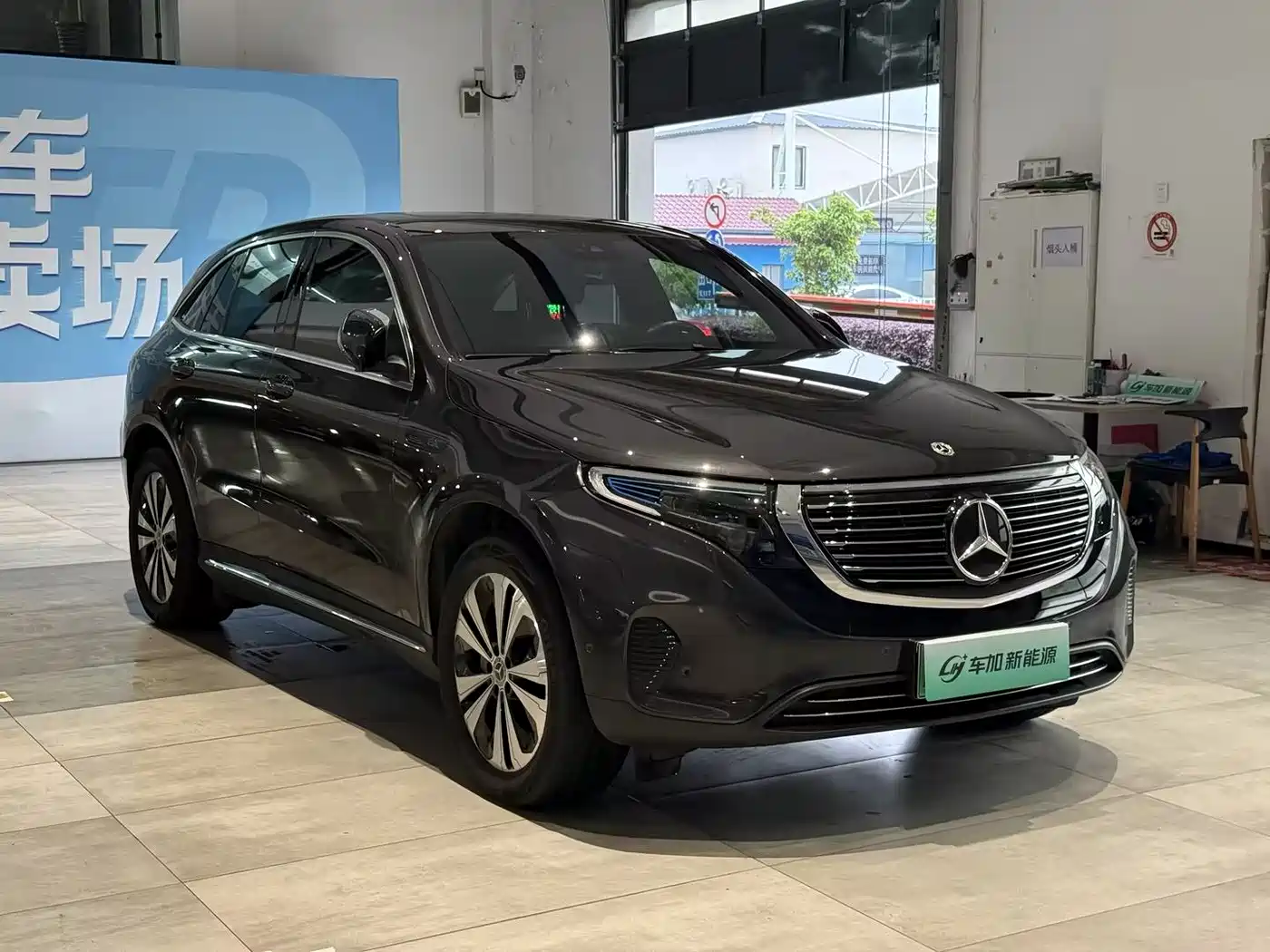 MERCEDES-BENZ EQC