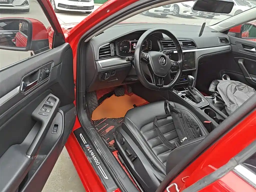 VOLKSWAGEN LINGDU