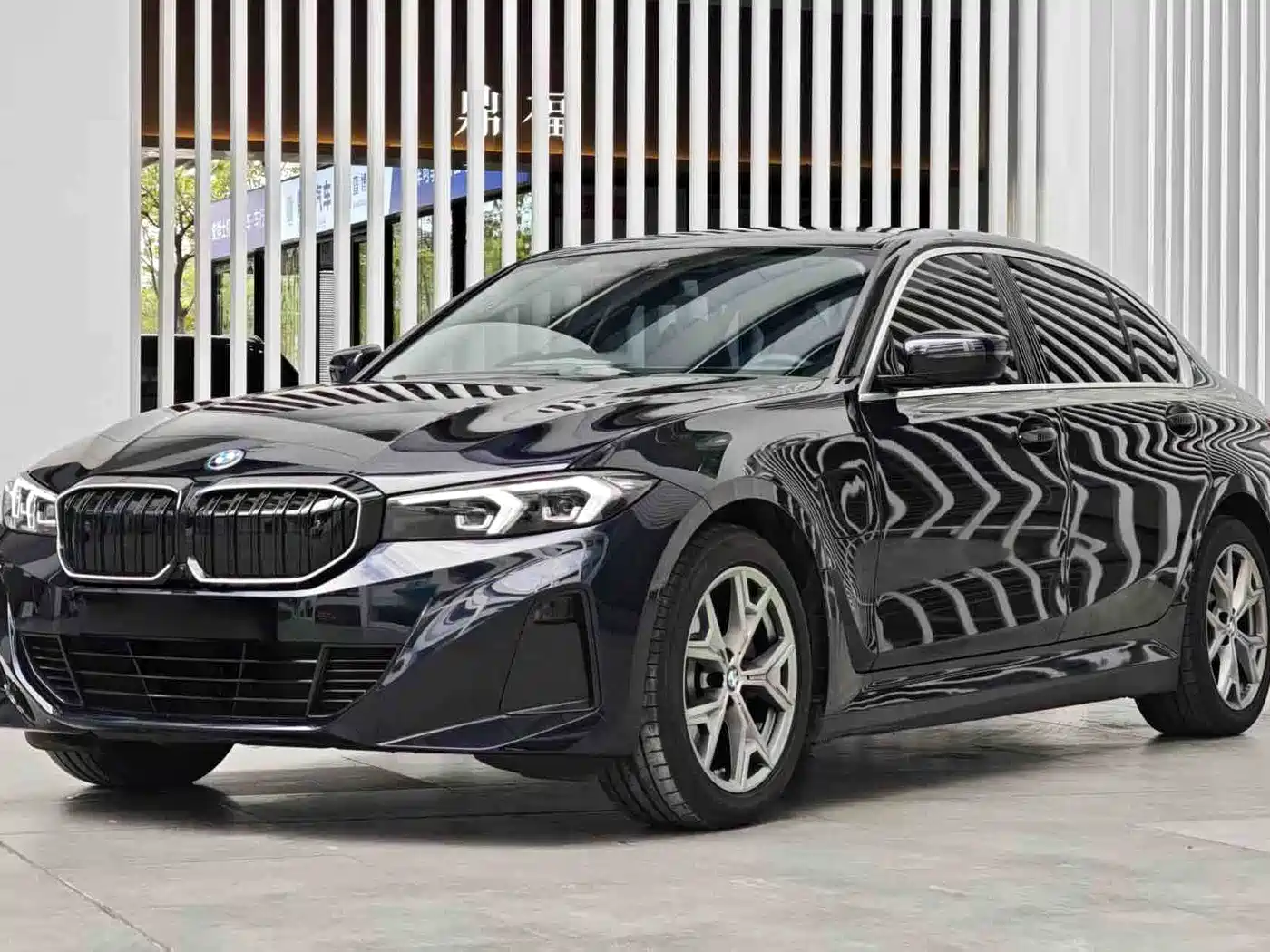 BMW i3 2026 eDrive 35 L