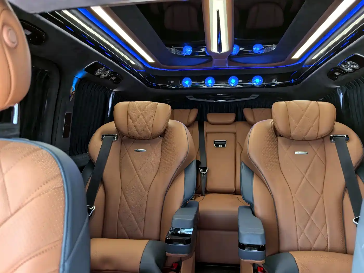Mercedes-Benz V-Class 2022 V 260 L Long Wheelbase Prestige Edition фото 29