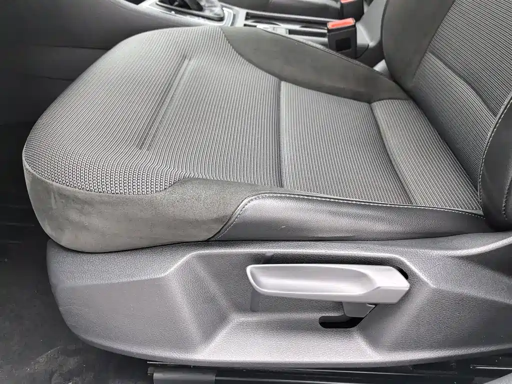 Volkswagen Golf 2018 230TSI Automatic Comfort фото 20