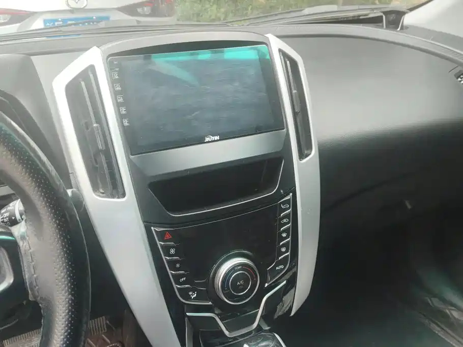 Luxgen U6 SUV 2016 2015 1.8T Innovation Edition