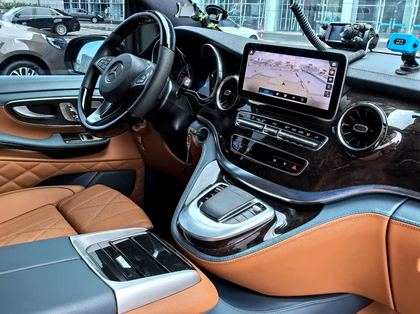 Mercedes-Benz V-Class 2022 V 260 L Long Wheelbase Prestige Edition фото 23